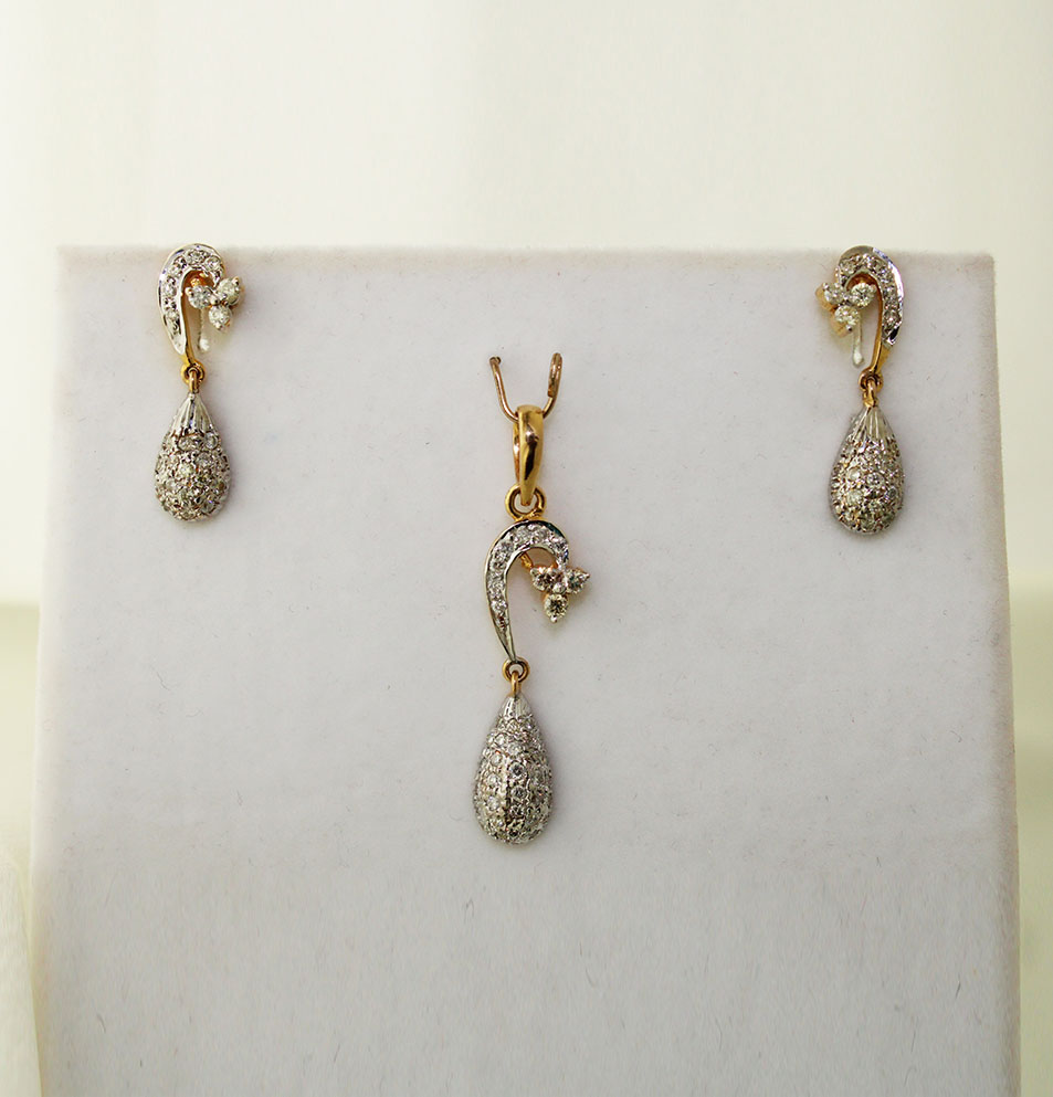 petite-drop-pendant-set