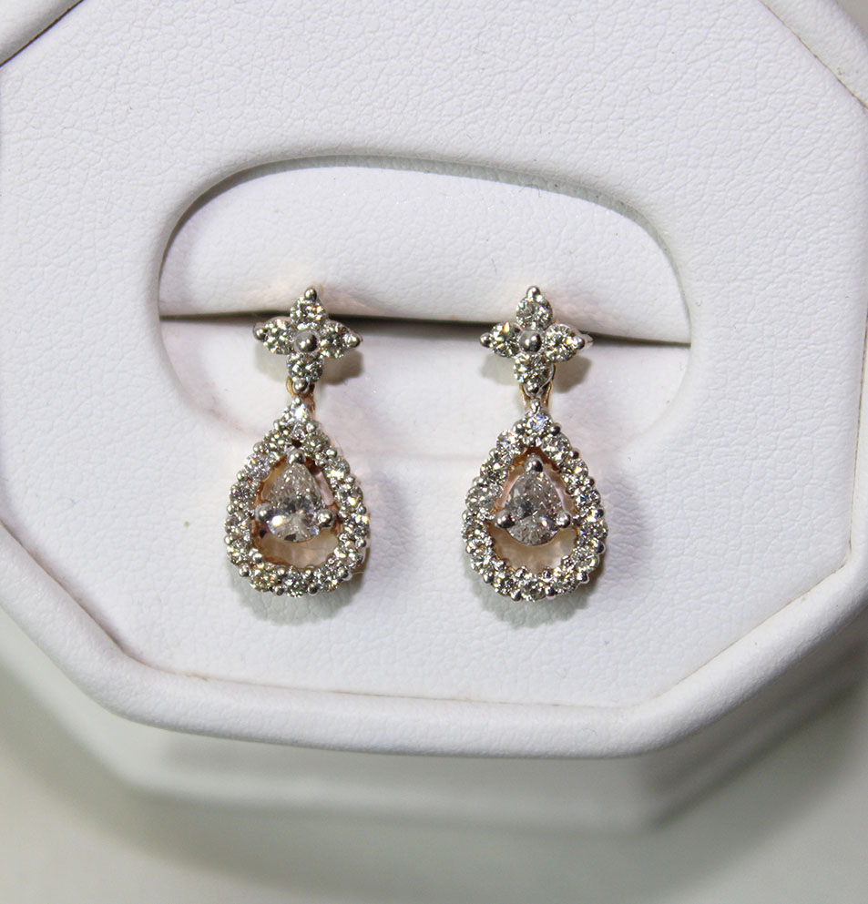 pretty-drop-pear-pointer-earrings