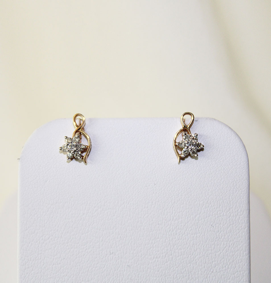 traditional-delicate-flower-earrings